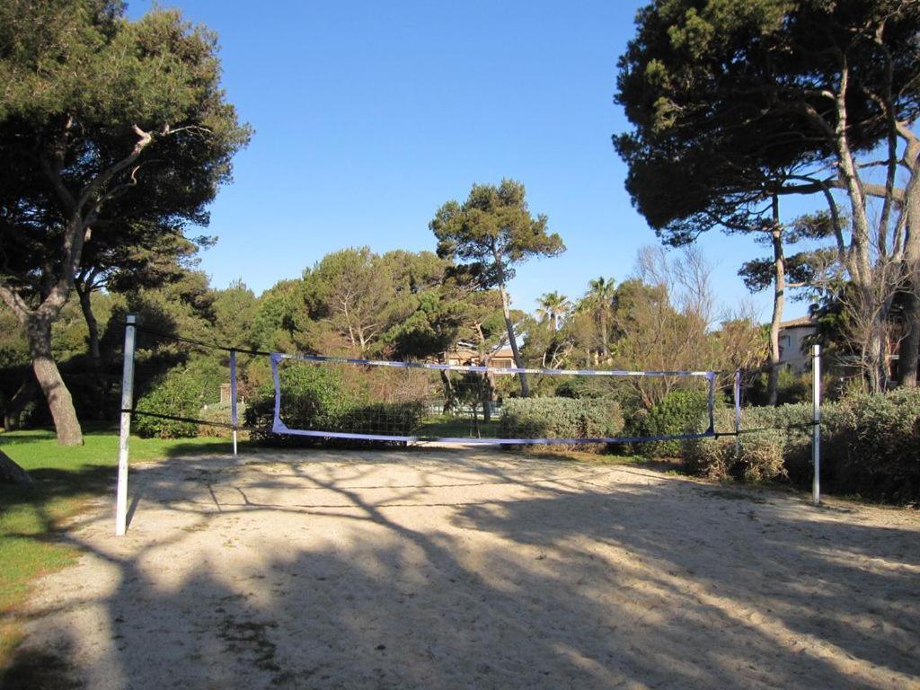 La Badine 5P Plage Piscine Clim Jacuzzi Parc Luxuriant Hyères Екстериор снимка