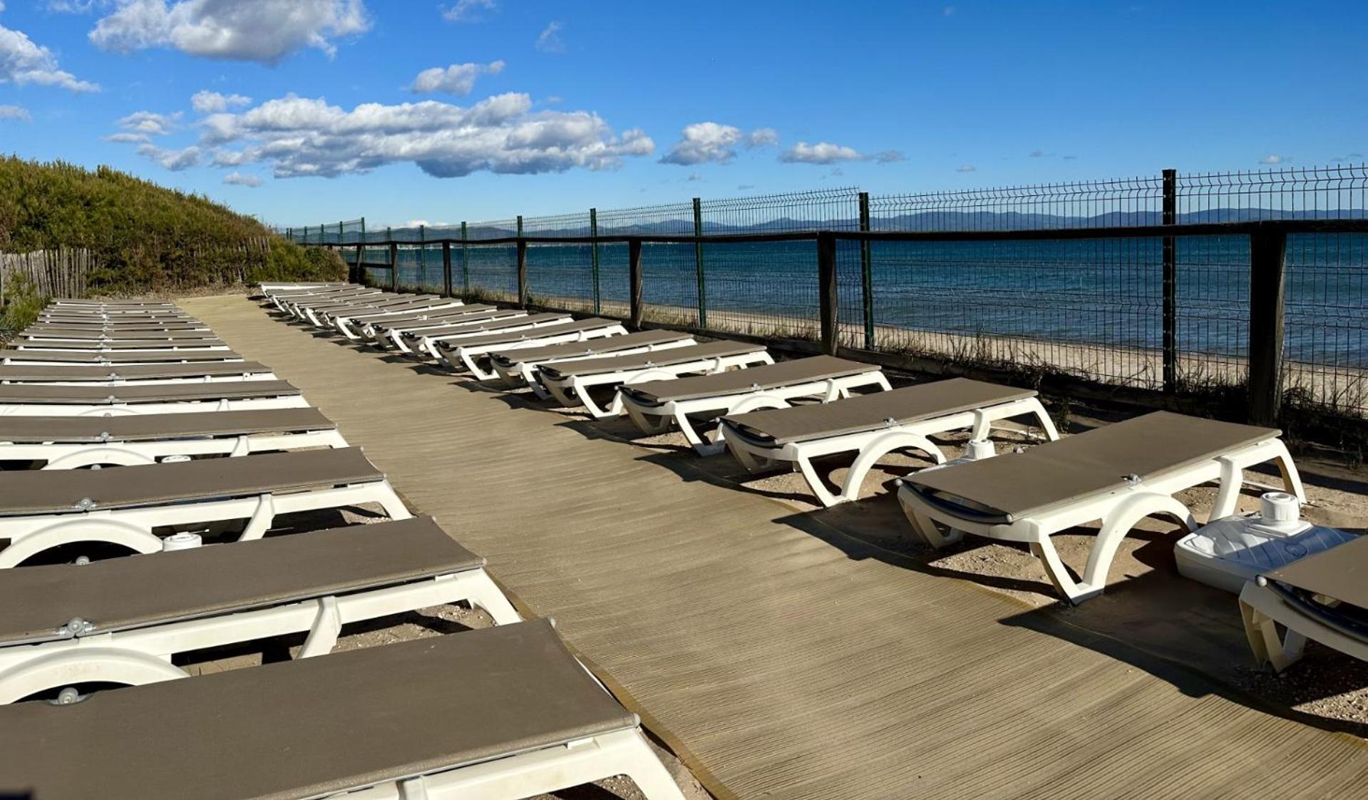 La Badine 5P Plage Piscine Clim Jacuzzi Parc Luxuriant Hyères Екстериор снимка